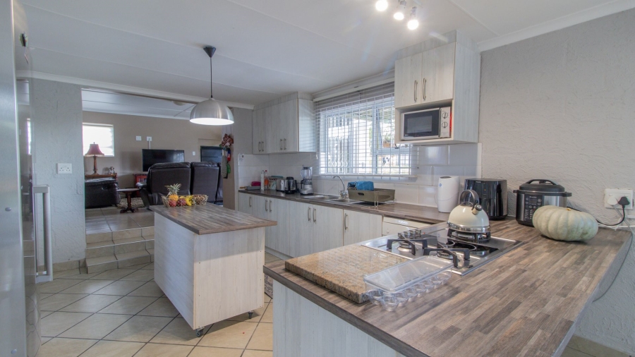 3 Bedroom Property for Sale in Hartebeesfontein Western Cape